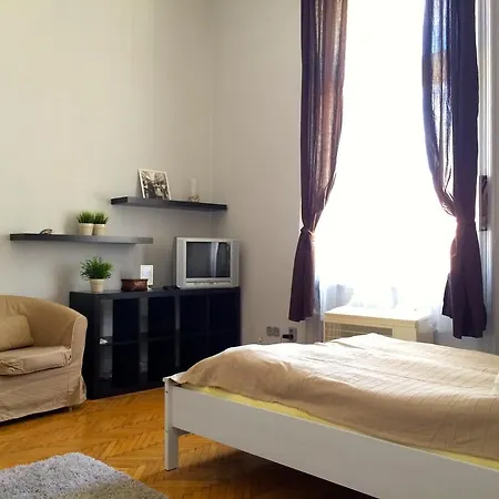 Budget By Hi5 - Október 6 Str 4 Hotel Budapest