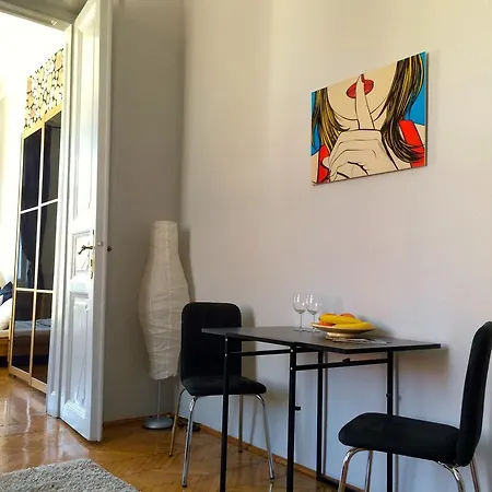 Budget By Hi5 - Október 6 Str 4 Budapest