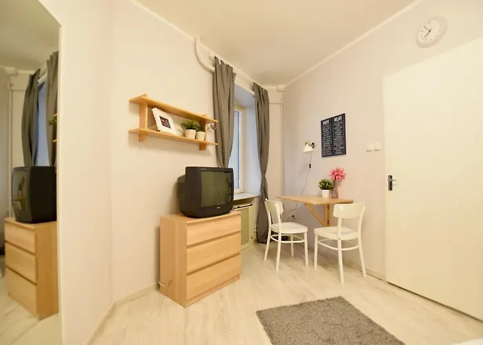 Budget By Hi5 - Október 6 Str 4 Hotel *
